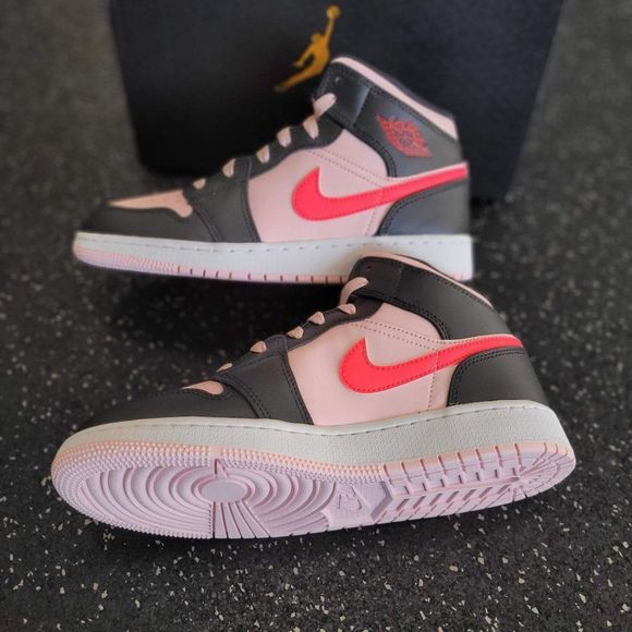 Nike Air Jordan 1 Mid GS Black Pink Crimson Atmosphere Size 6Y (Women’s 7.5) - Picture 6 of 12